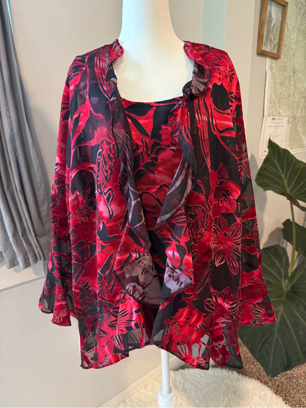Y2K Le Bos black and red floral burnout tank top and shrug cardigan set size 16W
